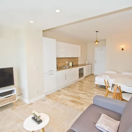 Promenade - Cosy Sea Front Nice